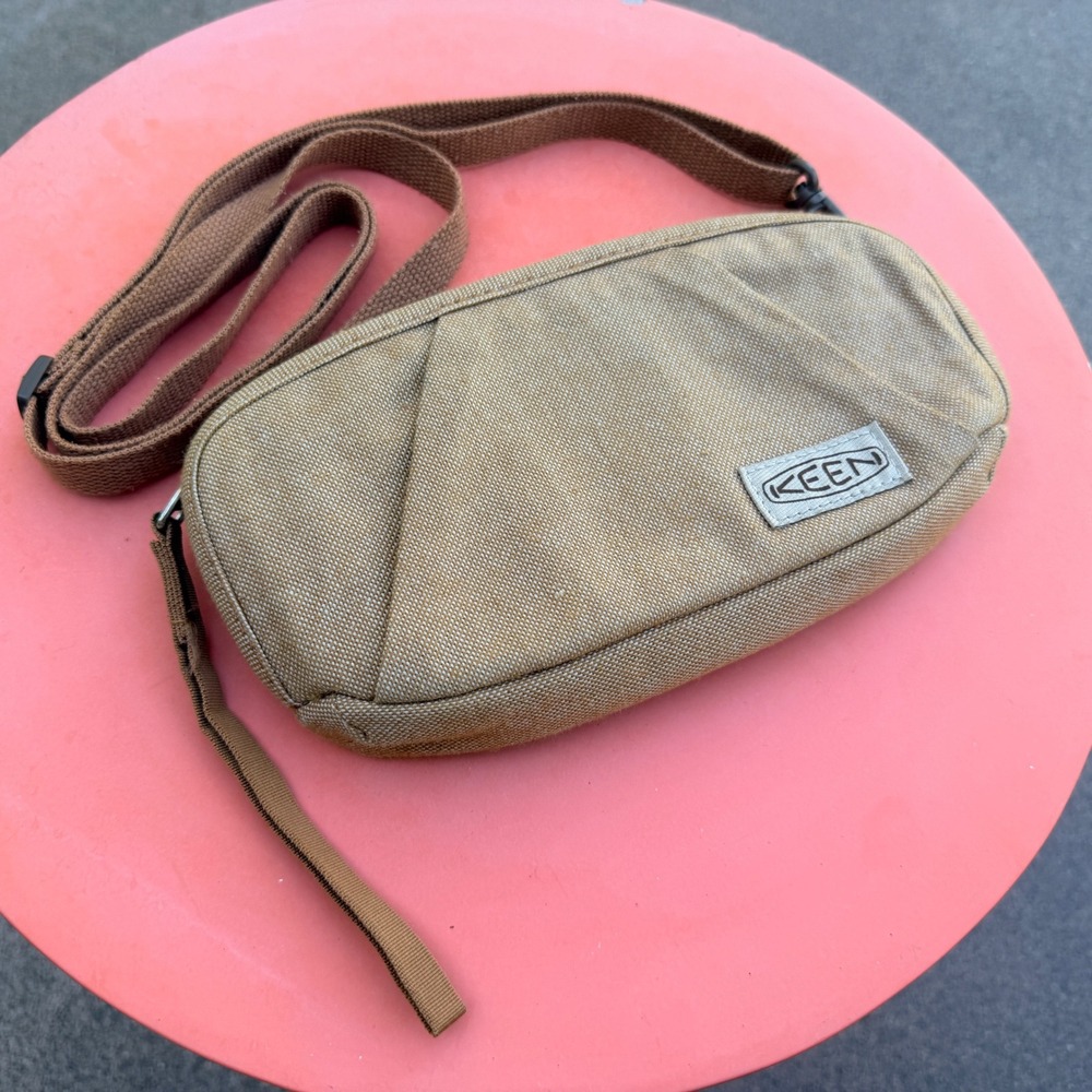 KEEN Crossbody Bag Small Tan Hybrid Transport Travel Wallet Pouch Canvas